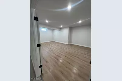 825 Club Drive W, Aurora, OH 44202 - Photo 20