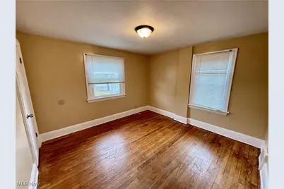 918 Silvercrest Avenue, Akron, OH 44314 - Photo 6