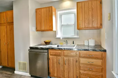 418 Hayes Avenue, Cuyahoga Falls, OH 44221 - Photo 14