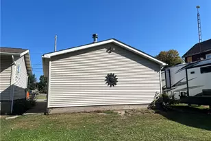 395 W Clark St, East Palestine, OH 44413 - Photo 4