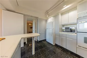 1 Bratenahl Pl, Bratenahl, OH 44108 - Photo 22