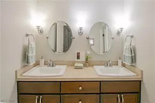 2189 E Park Dr, Uniontown, OH 44685 - Photo 24