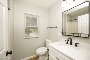 1115 Colonial Blvd NE, Canton, OH 44714 - Photo 16