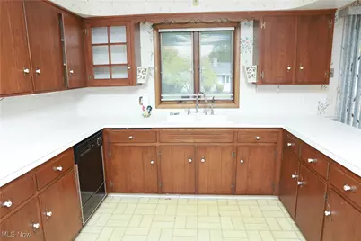 311 Goodhue Drive, Akron, OH 44313 - Photo 12