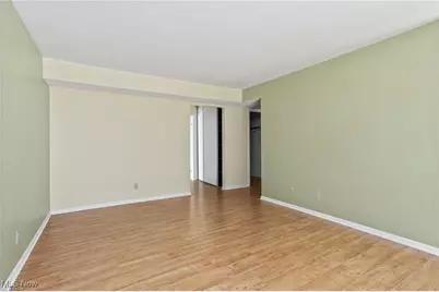 6270 Greenwood #402, Northfield, OH 44067 - Photo 8