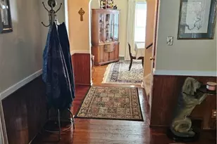 174 E 200th St, Euclid, OH 44119 - Photo 4