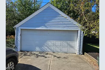 174 E 200th Street, Euclid, OH 44119 - Photo 32