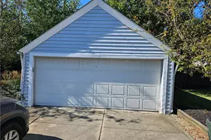 174 E 200th St, Euclid, OH 44119 - Photo 32