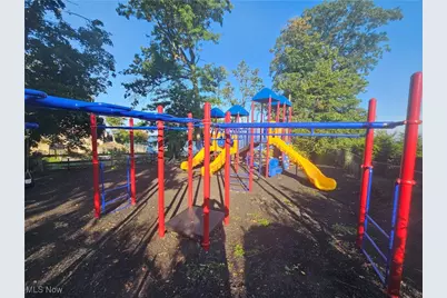 174 E 200th Street, Euclid, OH 44119 - Photo 36