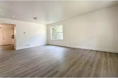 247 Reed Avenue, Campbell, OH 44405 - Photo 6