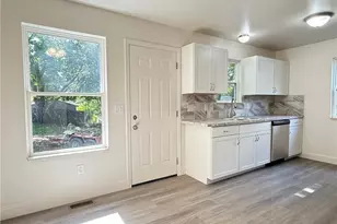 247 Reed Ave, Campbell, OH 44405 - Photo 12