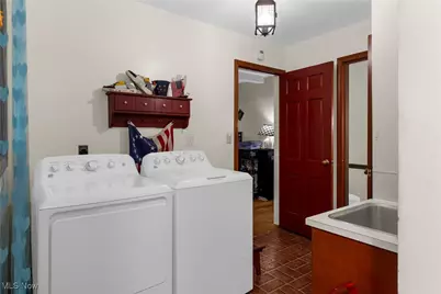 990 Westport Drive, Youngstown, OH 44511 - Photo 20