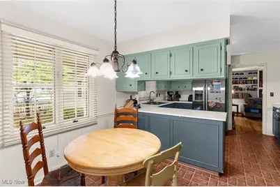 990 Westport Drive, Youngstown, OH 44511 - Photo 8