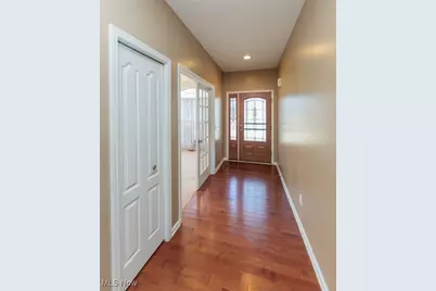 4887 Meadow Lark Drive, Lorain, OH 44053 - Photo 4