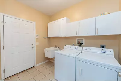 4887 Meadow Lark Drive, Lorain, OH 44053 - Photo 10