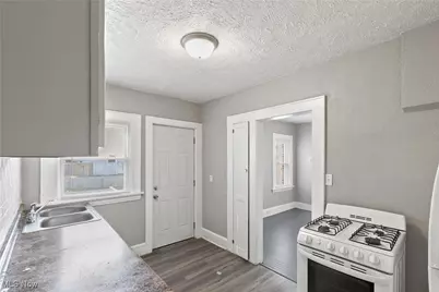 633 Brown Street, Akron, OH 44311 - Photo 16