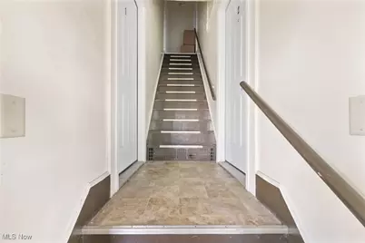 633 Brown Street, Akron, OH 44311 - Photo 8