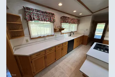 2902 Downeys Hill Drive NE, Dover, OH 44622 - Photo 12