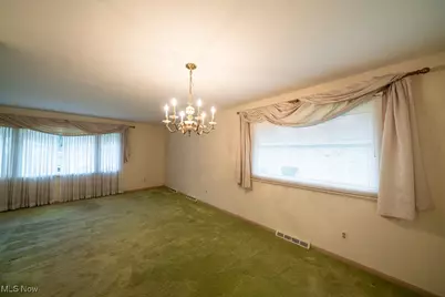 874 E Meadowlawn Boulevard, Green Hills, OH 44131 - Photo 8