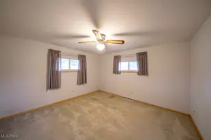 874 E Meadowlawn Blvd, Green Hills, OH 44131 - Photo 10