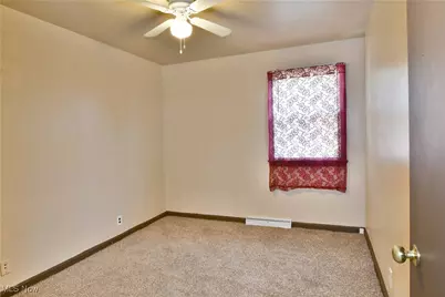 834 Compton Lane, Youngstown, OH 44502 - Photo 16