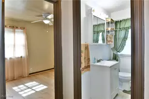 834 Compton Ln, Youngstown, OH 44502 - Photo 18