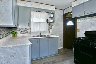 834 Compton Ln, Youngstown, OH 44502 - Photo 12