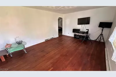 22 Uhler Avenue, Akron, OH 44310 - Photo 2