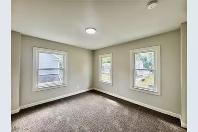 453 Briarwood Drive, Akron, OH 44320 - Photo 16