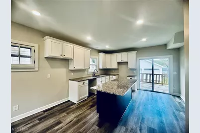 453 Briarwood Drive, Akron, OH 44320 - Photo 10