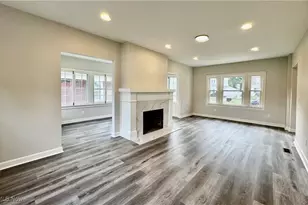 453 Briarwood Dr, Akron, OH 44320 - Photo 8