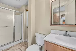 210 Fairmount Ave NE, Warren, OH 44483 - Photo 16