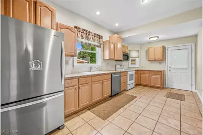 210 Fairmount Avenue NE, Warren, OH 44483 - Photo 14