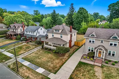 210 Fairmount Avenue NE, Warren, OH 44483 - Photo 4