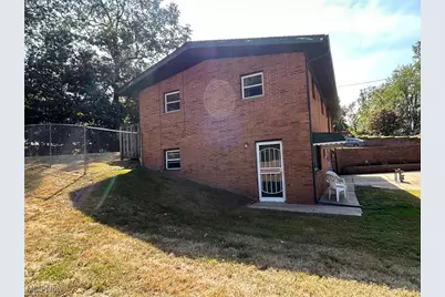 61 Leicester Drive, Akron, OH 44319 - Photo 2