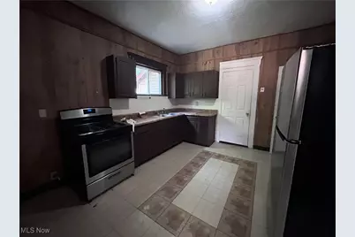 829 Yale Street, Akron, OH 44311 - Photo 10