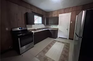 829 Yale St, Akron, OH 44311 - Photo 10