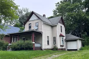 829 Yale St, Akron, OH 44311 - Photo 2