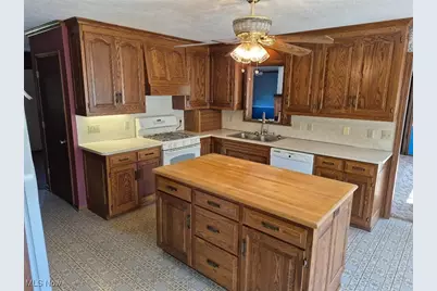 10400 Lincoln Street SE, East Canton, OH 44730 - Photo 8