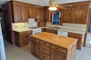 10400 Lincoln St SE, East Canton, OH 44730 - Photo 8