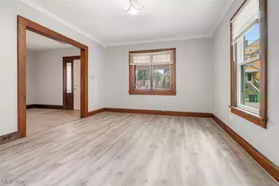 163 W Market Street, Alliance, OH 44601 - Photo 8