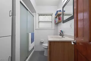 1043 Slosson St, Akron, OH 44320 - Photo 16