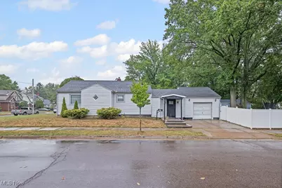 1043 Slosson Street, Akron, OH 44320 - Photo 2