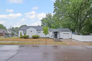 1043 Slosson St, Akron, OH 44320 - Photo 2