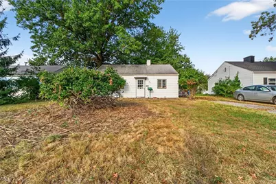 3690 Gary Avenue, Lorain, OH 44055 - Photo 2