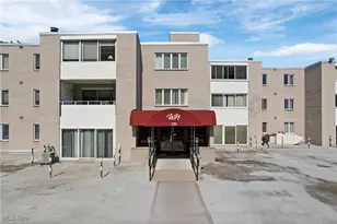 520 Meredith Ln, Cuyahoga Falls, OH 44223 - Photo 1