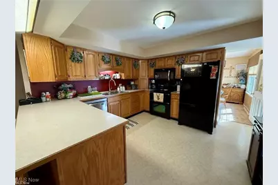 7455 Brushmore Avenue NW, North Canton, OH 44720 - Photo 10