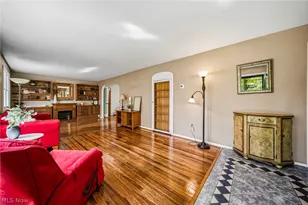37531 Milann Dr, Willoughby Hills, OH 44094 - Photo 4