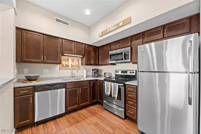 558 Colony Park #301, Tallmadge, OH 44278 - Photo 8