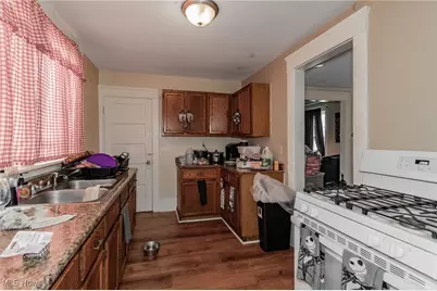 834 Kenyon Street, Akron, OH 44311 - Photo 6